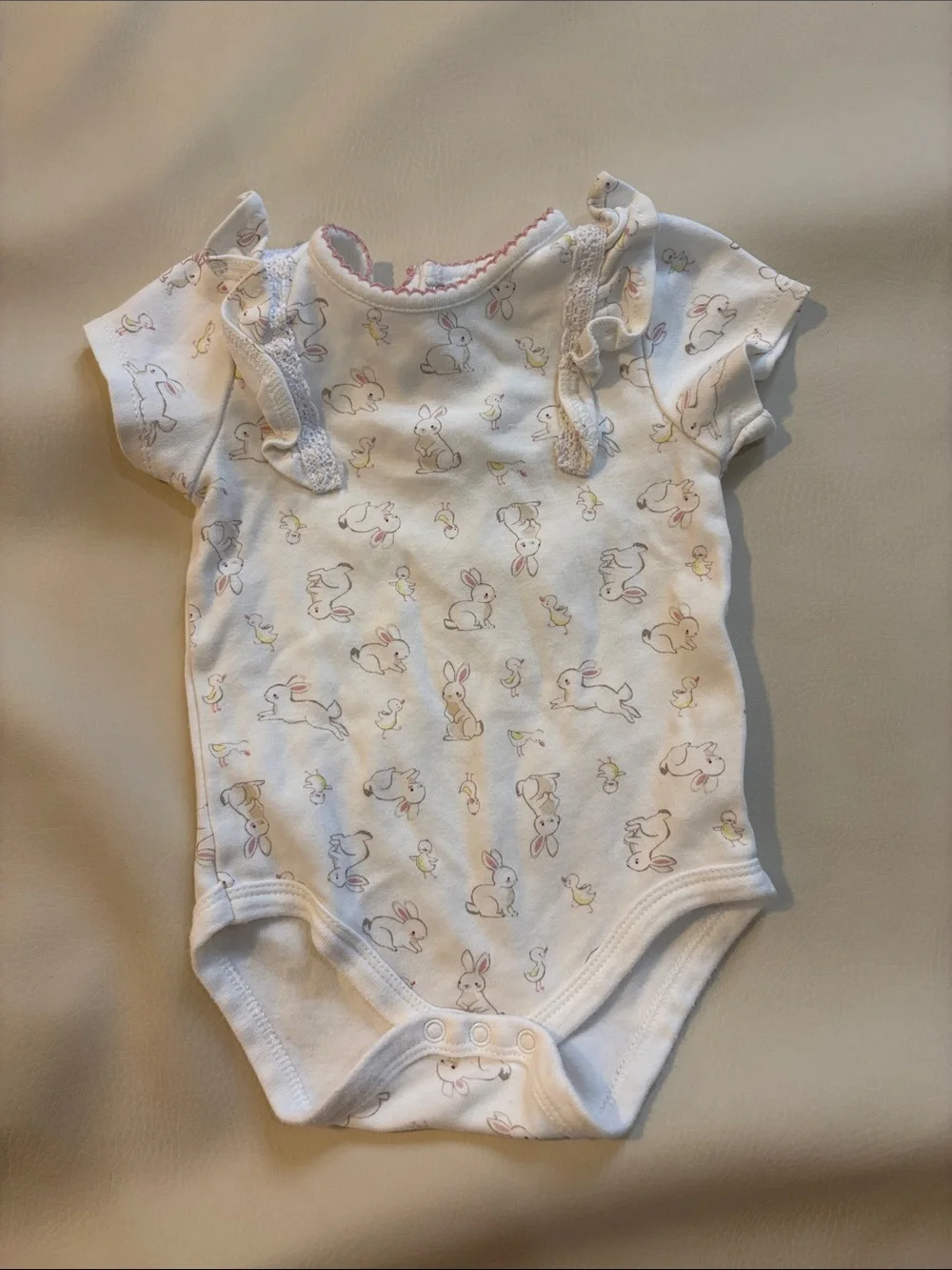 White Bunny Print Infant One-Piece Bodysuit with Ruffle Shoulders